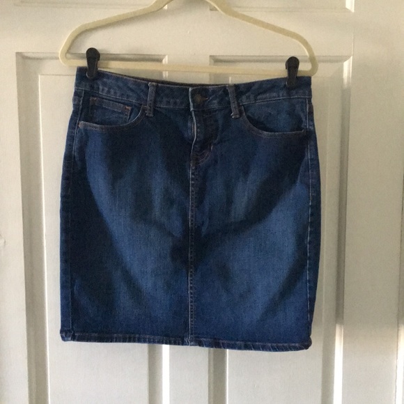 Old Navy Dresses & Skirts - Old navy Denim size 8 skirt